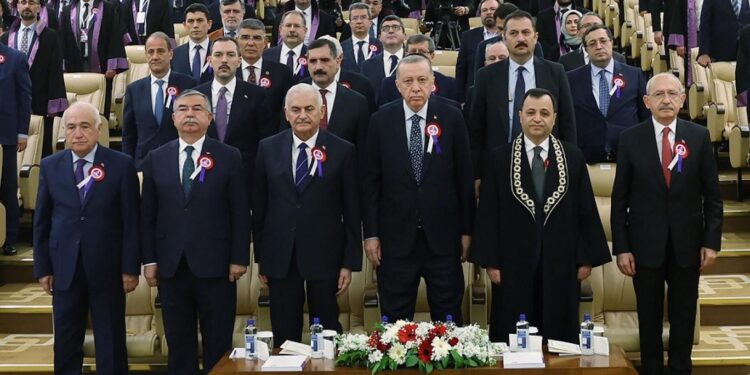 أردوغان يلغي نشاطه الانتخابي اليوم بعد إصابته بــ”وعكة صحية”