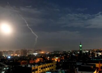 صواريخ إسرائيلية قصفت موقعا لـ “حزب الله” في حمص