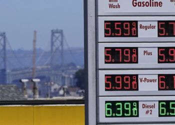 طفرة في أسعار النفط و الذهب يفقد بريقه … بعد مفاجأة “أوبك+”