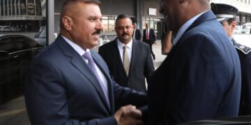 وزير الداخلية يستقبل نظيره السوداني من أرض مطار بغداد الدولي