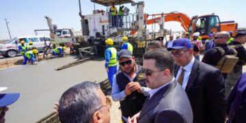 السوداني يطّلع ميدانياً على أعمال التطوير والتأهيل في مدخل بغداد الشمالي