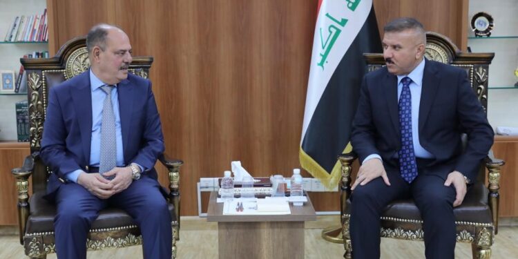 وزير الداخلية يوجه بعدم قطع الشوارع في ايام عيد الفطر المبارك