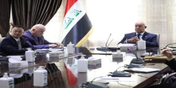 وزير الصحة يجتمع مع شركة صينية لتنفيذ المشاريع الصحية في العراق