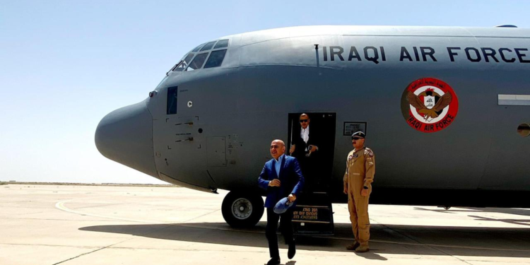 وزير الاعمار يصل الى محافظة ذي قار لمتابعة مشاريع الوزارة