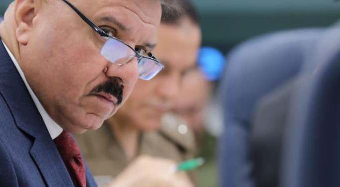 وزير الداخلية يعقد اجتماعاً مع قادة الشرطة لمناقشة الايجاز الفصلي