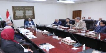 وزير النفط يؤكد على اهمية “التدريب” لتطويـــر المهارات العملية للعاملين في القطاع النفطي