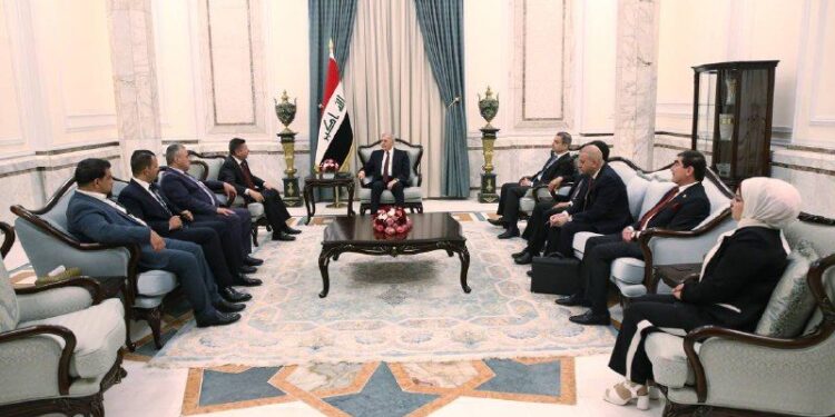 رئيس الجمهورية يلتقي وفد اتحاد الحقوقيين