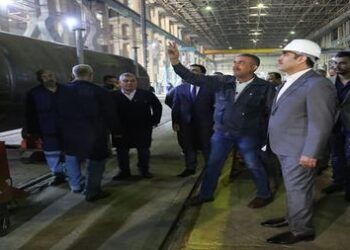 وزير الصناعة يصدر عدة توجيهات