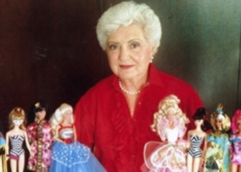 روث هاندلر السيدة التي أحدثت ثورة في عالم الدمى (ابتكرت دمية “باربي” بعد أن استلهمتها من ابنتها)