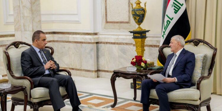 رئيس الجمهورية يستقبـــل وفدا من نقابة الأكاديميين