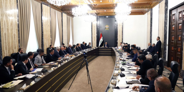 السوداني يترأس اجتماعاً موسعاً لتسريع العمل في مشاريع المستشفيات المتلكئة ببغداد