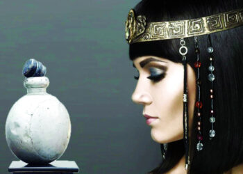 اكتشاف سر أهم مركب في عطر الملكة كليوباترا
