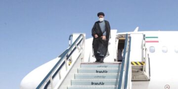 تفاصيل جديدة عن دعوة العاهل السعودي للرئيس الإيراني .. “رئيسي يتلقى دعوة لزيارة الإمارات”
