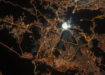 بيت الله الحرام من الفضاء عبارة عن بؤرة ضوء