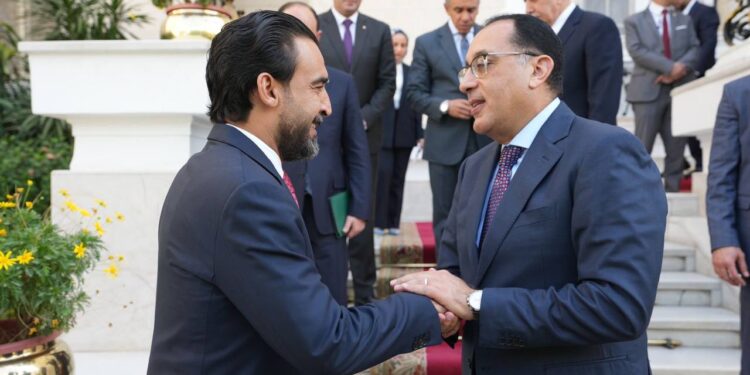 الحلبوسي يؤكد لمصر سعي الحكومة لتفعيل التعاون الاقتصادي والاستثماري