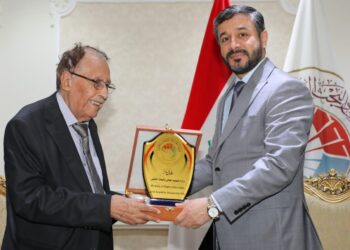 وزير التعليم يؤكد التزامه بدعــم “القامات العلمية العراقية”