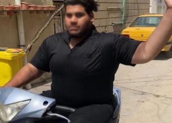 اعتقال شخصا  في البصرة رصدته كاميرات المراقبة تحرش بامرأة وحاول سرقتها