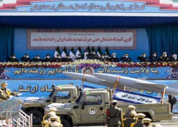 قائد الحرس الثوري .. الاستعراض العسكري في إيران “رسالة إلى دول المنطقة “