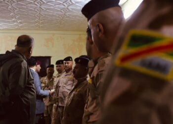 وزير الدفاع يوجه بالتحقيق مع آمر موقع التاجي العسكري وضابط أمنه