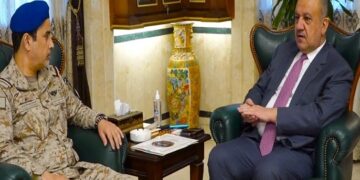 وزير الدفاع يستقبل رئيس هيئة الاستخبارات في القوات المسلحة السعودية