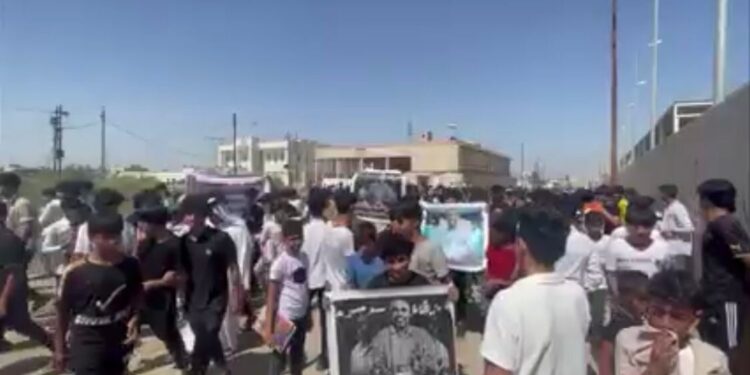 ميسان .. تظاهرة طلابية احتجاجا على اتهام مدير مدرسة بتجارة المخدرات