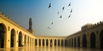 جامع “الحاكم بأمر الله”  درة عمارة الفاطميين في القاهرة