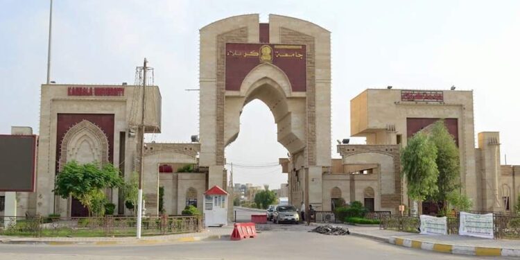 طلبة عرب و اجانب يقدمون للدراسة في جامعة كربلاء