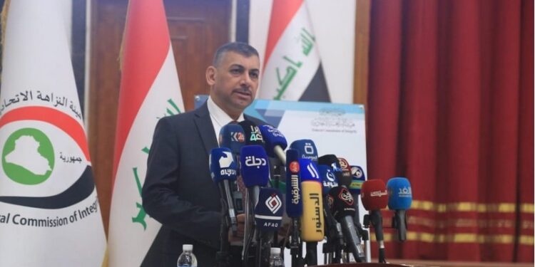 رئيس هـيئة النزاهة .. التأكيد على “عدم مجاملة الفاسدين” أو السماح بإفلاتهم من المساءلة والعقاب