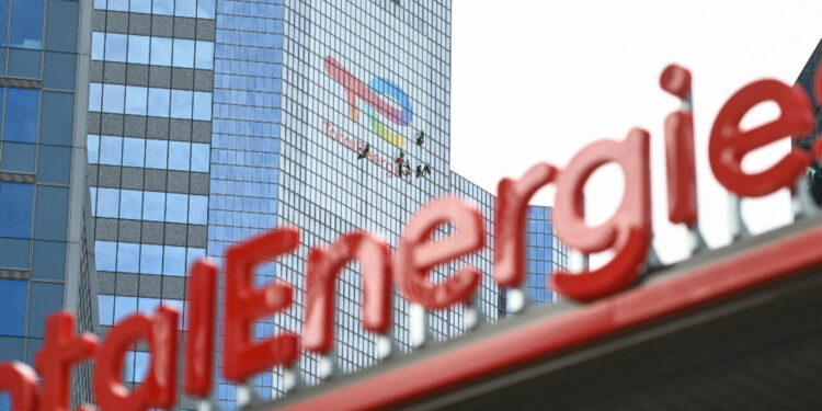 كشف أسباب “تراجع توتال” عن الشروط النهائية لـ(الصفقة العملاقة) في العراق