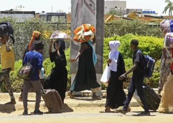 السودان .. المعارك مستمرة والآلاف يفرون من الخرطوم