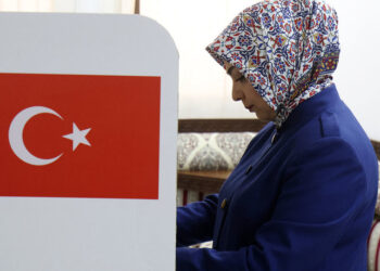 “شجار كبير” وجرحى بمكتب اقتراع للانتخابات التركية خارج البلاد