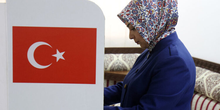 “شجار كبير” وجرحى بمكتب اقتراع للانتخابات التركية خارج البلاد