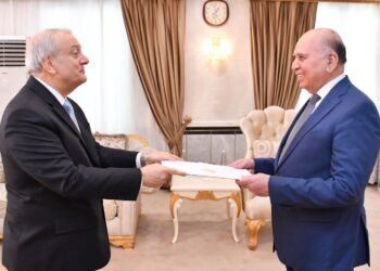 وزير الخارجية يتسلم أوراق اعتماد 10 سفراء جدد