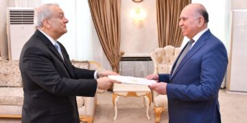 وزير الخارجية يتسلم أوراق اعتماد 10 سفراء جدد