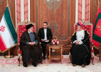 سلطان عمان ,,, وسيط بين طهران وواشنطن أم ساعي بريد  ؟