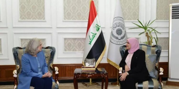 الموازنة العراقية على طاولة طيف سامي والمالية النيابية .. بعد مناقشتها مع رومانوسكي