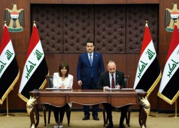 العراق وباريس يوقعان “مذكرة تفاهم لتعزيز التعاون وتبادل الخبرات”