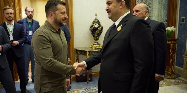 زيلينسكي يلتقي السوداني في السعودية ويدعوه لزيارة أوكرانيا