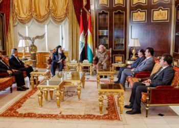 مسعود بارزاني يبحث مع زعيم الحركة الإسلامية الكوردستانية علاقات بغداد وأربيل