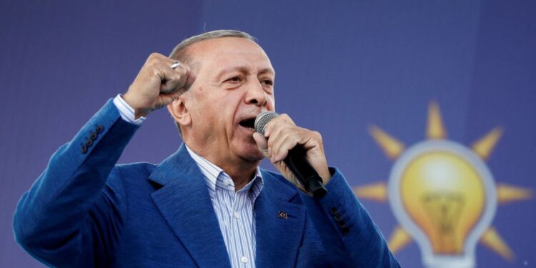 حرب تصريحات بين (إردوغان وكليتشدار أوغلو) قبل ساعات من “جولة الإعادة”