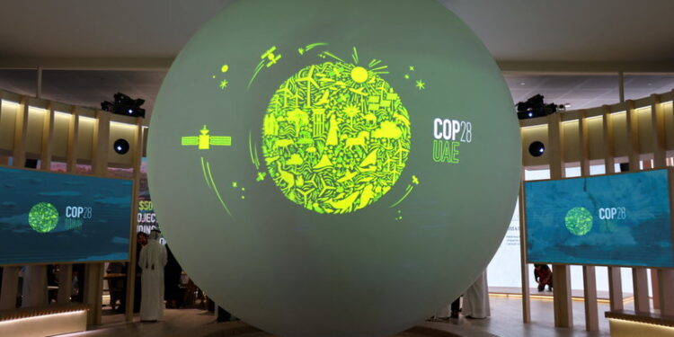 الإمارات .. العالم ليس مستعدا “لوقف إنتاج الوقود الأحفوري”