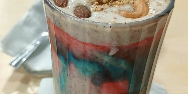 “حليب الدجاج” أشهر العصائر الرجالية في الجزائر,,, يُقدَّم في المساء فقط ولا يُسمح للأطفال والنساء بتناوله