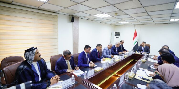 السوداني يرأس اجتماعاً لمتابعة الإصلاحات في ملف الزراعة واعتماد الوسائل الحديثة للري