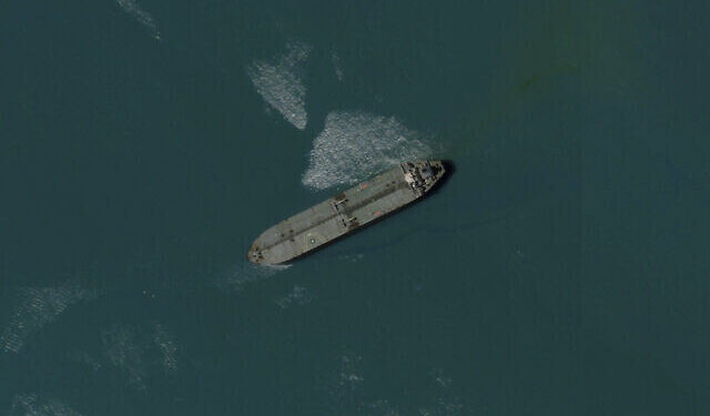 الأقمار الصناعية تظهر ناقلتين تحتجزهما إيران