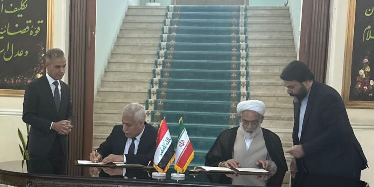 العراق وايران يوقعان مذكرة تفاهم قضائية بين البلدين