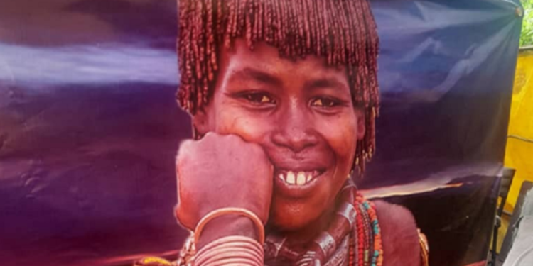 “قومية القمز” طراز فريد في موزاييك القبائل الإثيوبية