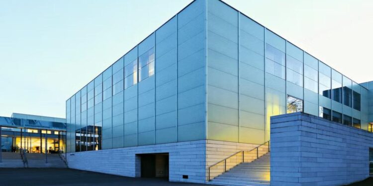 انهيار أجمل متحف في العالم و عاد للحياة