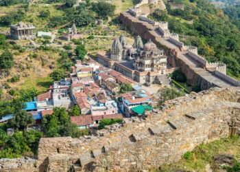 7 عجائب اختارها القدماء و “أخرى حالية” و المطالبة بإضافة 7 اخرى