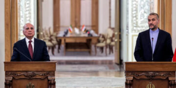 العراق يشكو انخفاض الغاز الإيراني ويحول أموال طهران لمصرف سعودي
