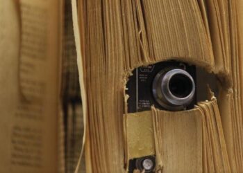 كندا .. امرأة تعثر على (كاميرا مخفية) في حمام شقة مستأجرة